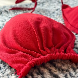 Mini bikini kopalke tanga vinsko rdeča nedrček